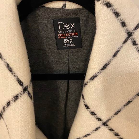 Excellent all cold season coat - Picture 2 of 2